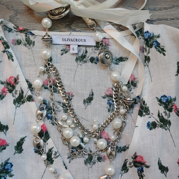 Olivaceous Blouse - Picture 8 of 16